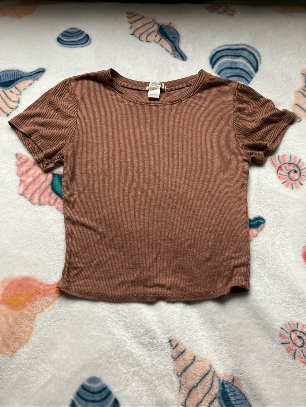 Bozzolo Ribbed Short-Sleeve Tee in Warm Brown